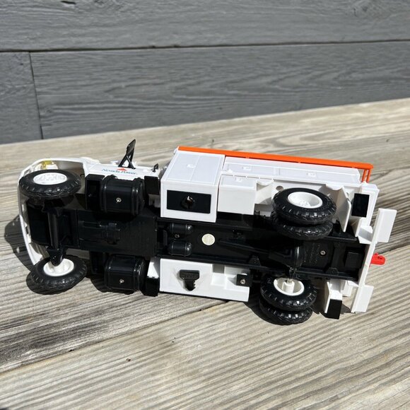 11" DG PRODUCTIONS -1996-2-1 Nevada Power Pole Setter Truck Auger Digger Truck - Picture 12 of 16